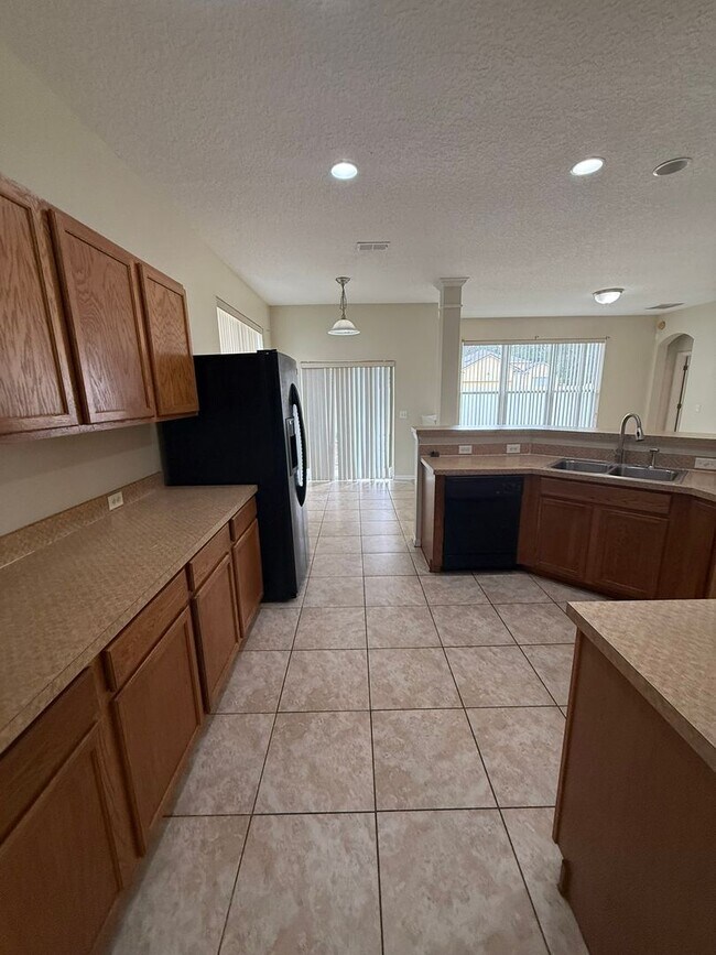 Building Photo - Chickasaw Place 3 Bedroom +Office or 4th B...