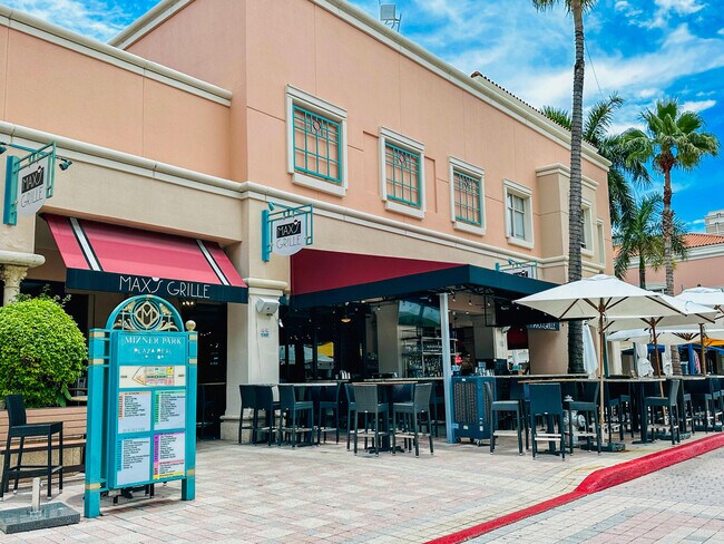 Building Photo - 485 E Royal Palm Rd