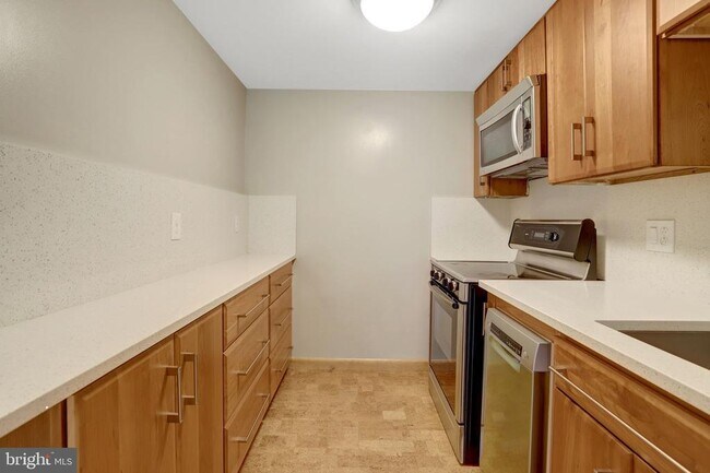 Building Photo - 6030 Berwynd Rd
