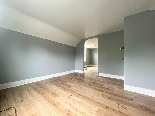 Building Photo - 46 Hawley St