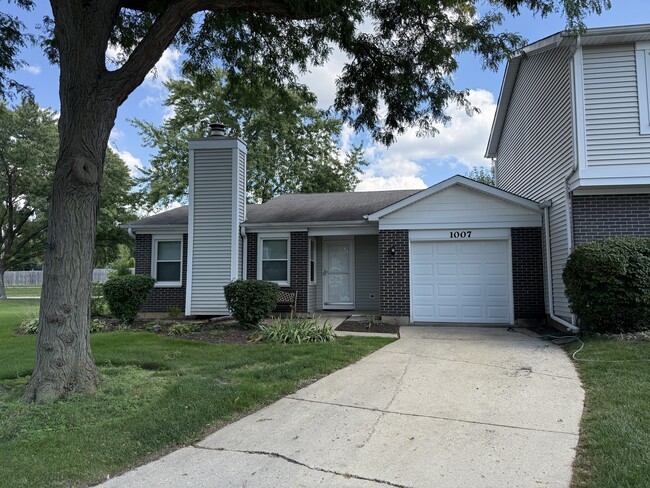 Primary Photo - 1007 Bayshore Dr
