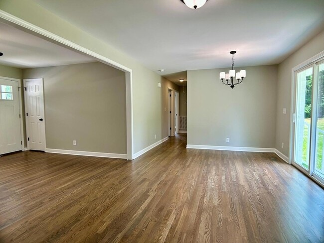 Building Photo - 103 Crescent Dr