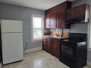Building Photo - 320 Cleveland-