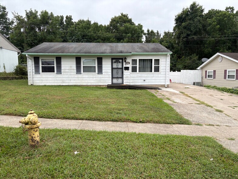 Primary Photo - 1449 Wichita Dr S
