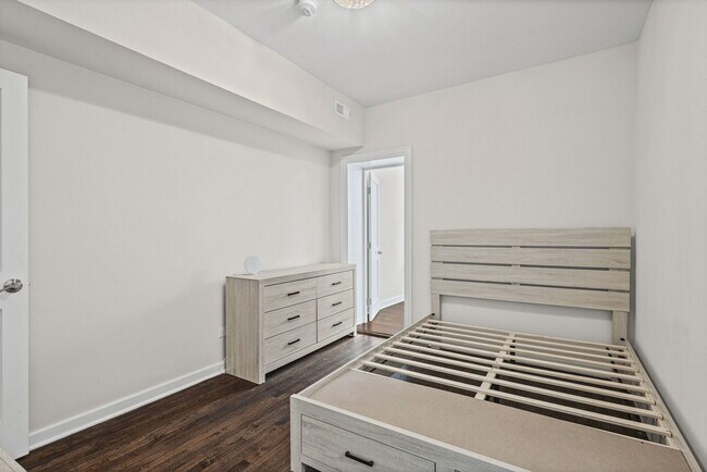 Building Photo - 1742 N Mayfield Ave