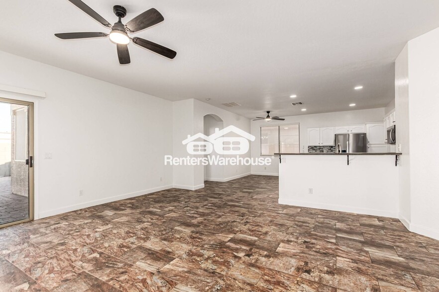 Building Photo - 17088 W Lundberg St