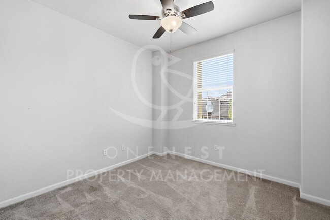 Building Photo - 1070 Sierra View Cir