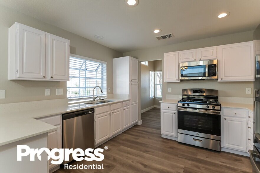 Building Photo - 2043 Angel Falls Dr