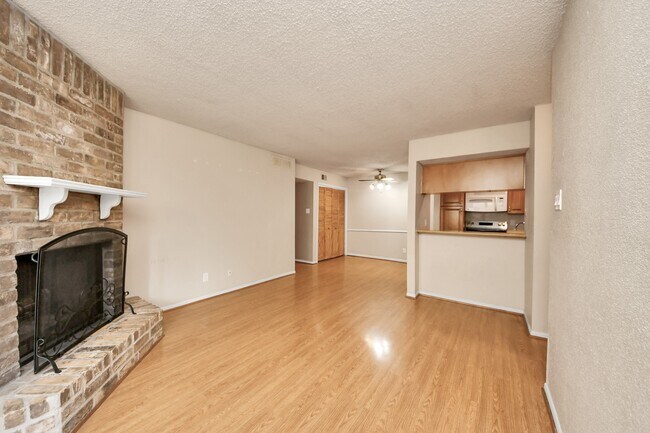 Building Photo - 2800 Jeanetta St
