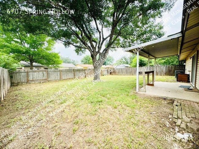 Building Photo - 6707 Spring Hollow St
