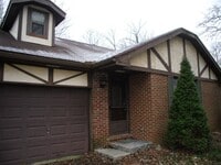 Building Photo - 223 S 48th St