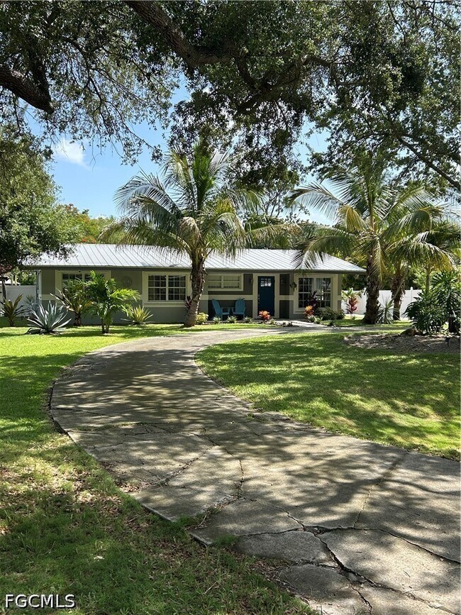 Building Photo - 1343 Woodmere Ln