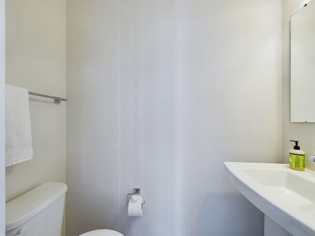 Building Photo - 301 W 20th St