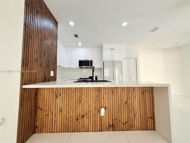 Building Photo - 9425 NW 47th Terrace