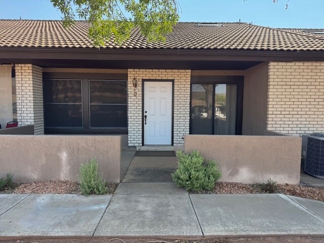Building Photo - 777 S 400 E