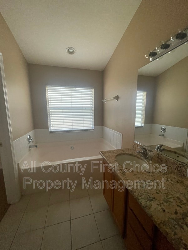 Building Photo - 13056 Thoroughbred Loop