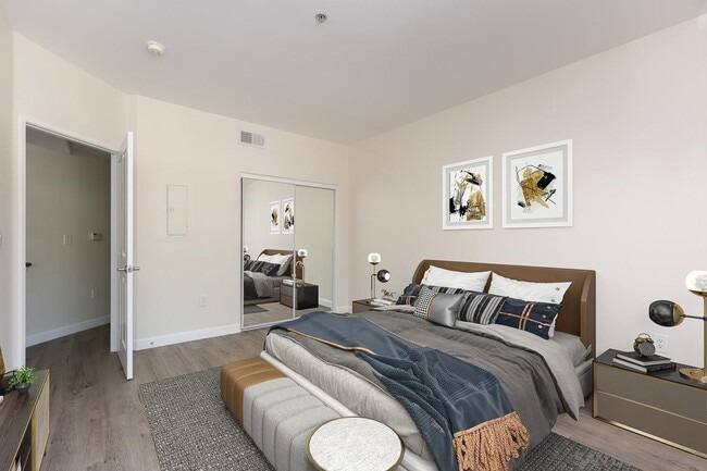 Building Photo - 1501 Front St