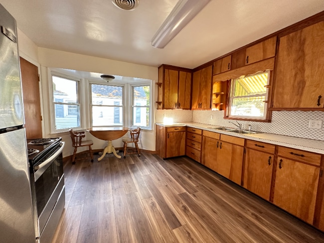 Building Photo - 430 Stadium Dr