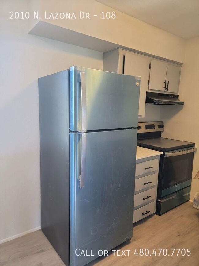 Building Photo - Renovated 2 bedroom with washer/dryer $1,2...