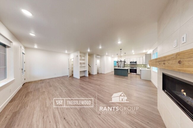 Building Photo - Brand New! Modern Home in Trestlewood – Where Comfort Meets Community!