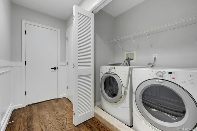 Building Photo - 115 Halstead Ave