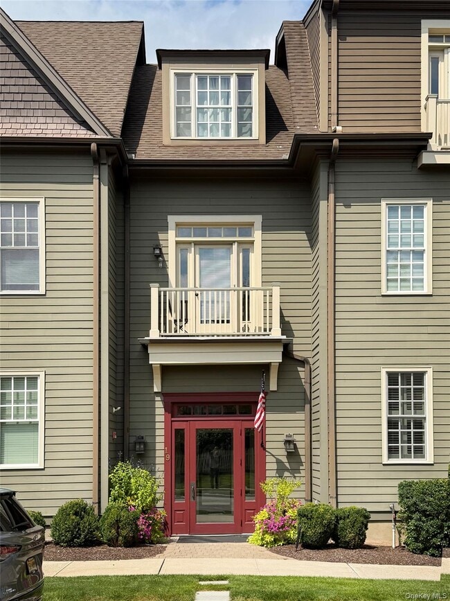 Building Photo - 19 Cropsey St