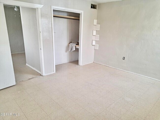 Building Photo - 10540 Socorro Rd