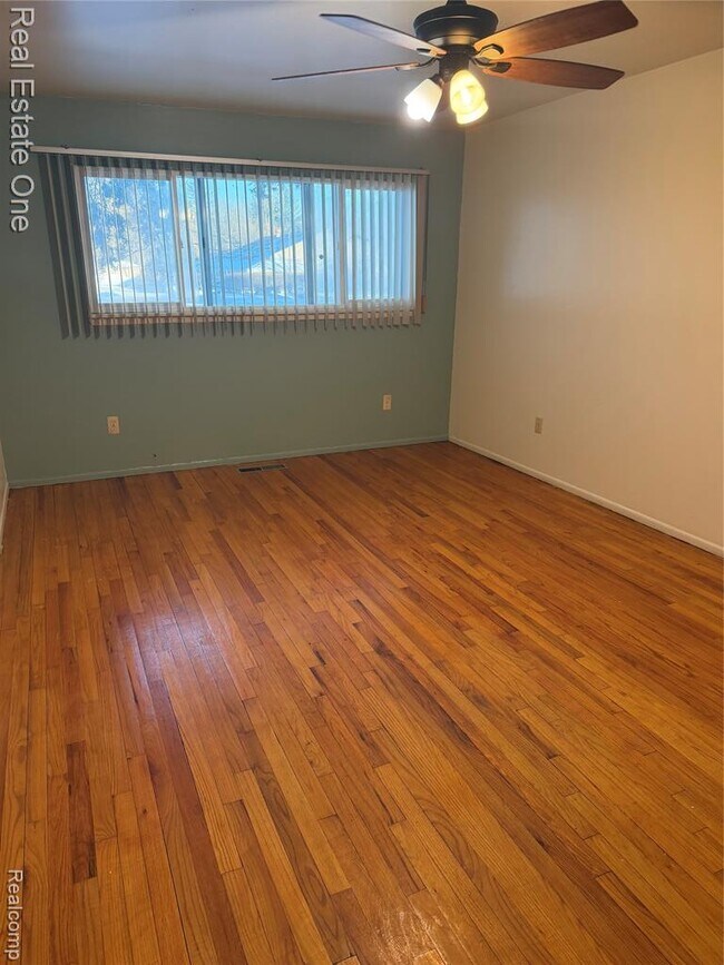 Building Photo - 25835 Lahser Rd