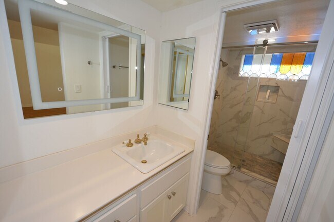 Building Photo - 3BED/3.5BATH in Hollywood Beach