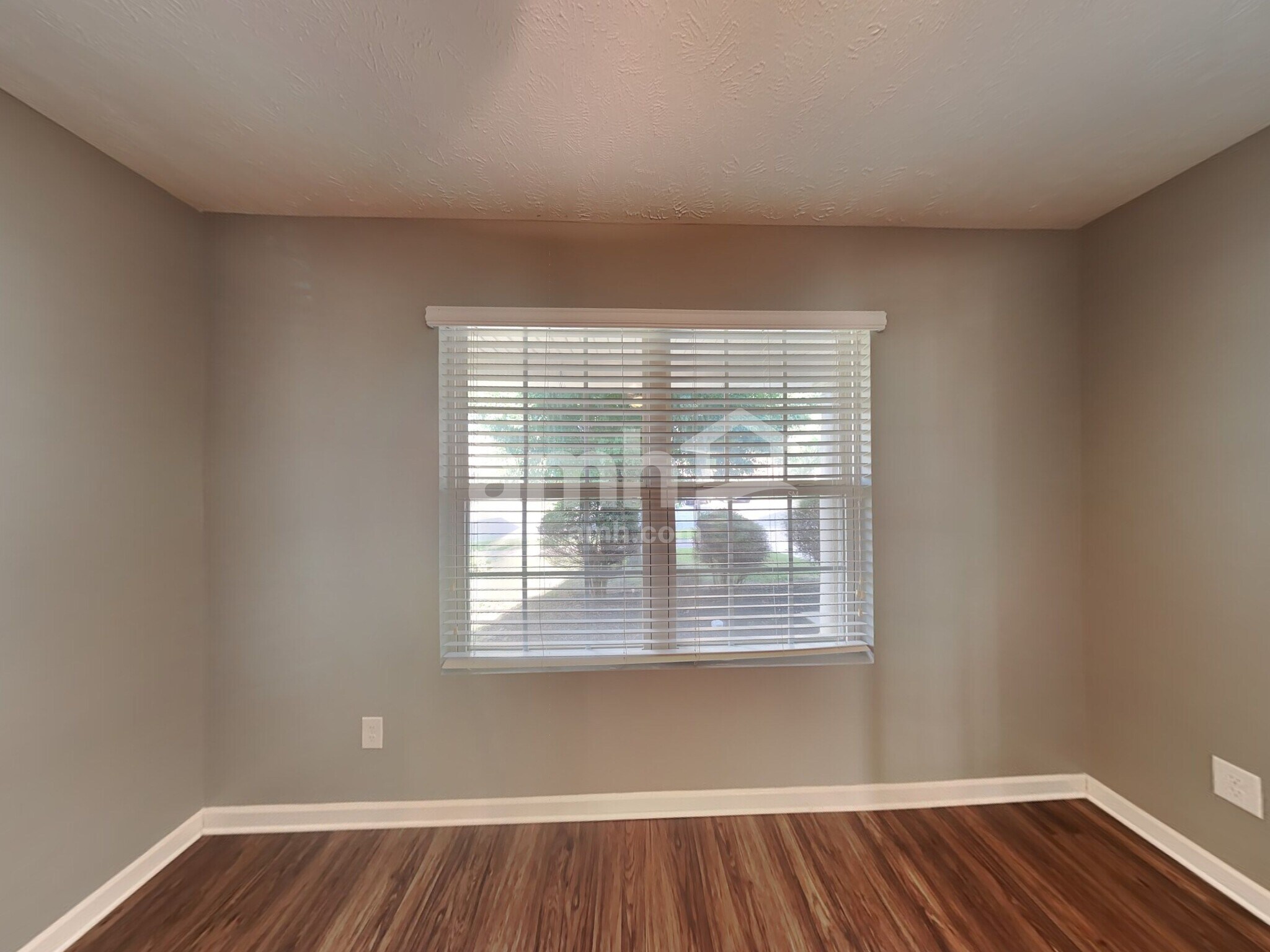 Building Photo - 1010 Harmony Ln