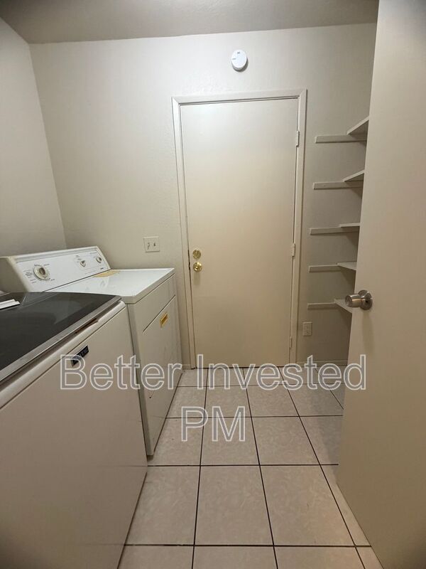 Building Photo - 2808 Tachevah Dr