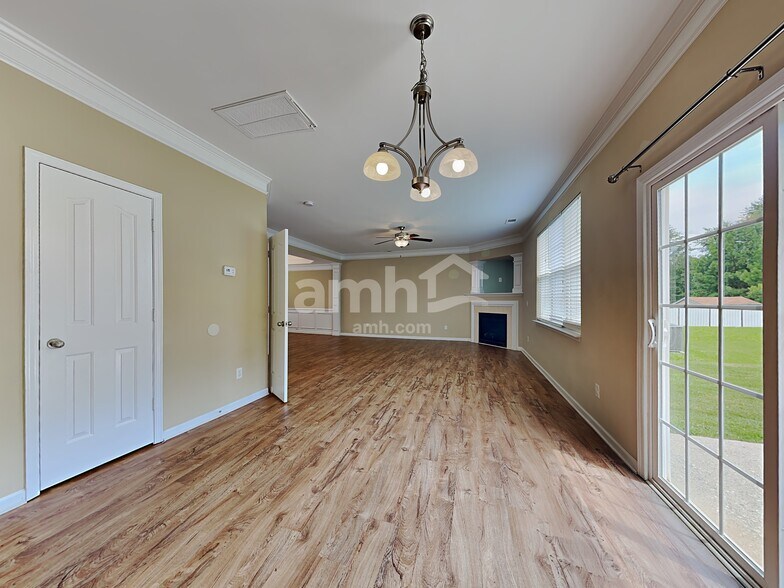 Building Photo - 104 Portland Falls Dr