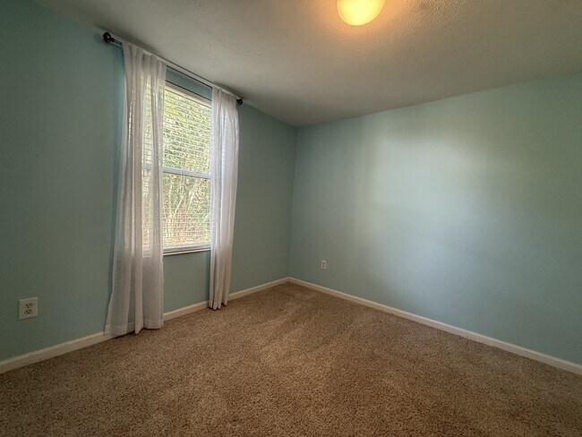 Building Photo - 509 Live Oak StreetUnit 2