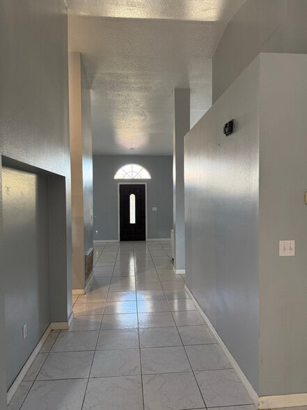 Building Photo - 1717 Powder Ridge Dr