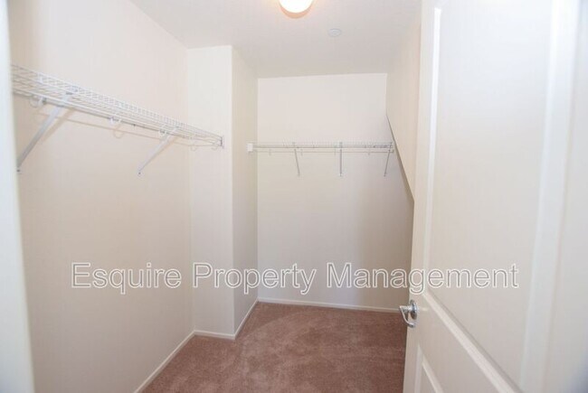 Building Photo - 363 Feather River Pl