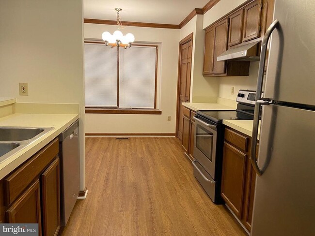 Building Photo - 10706 Eden Brook Dr