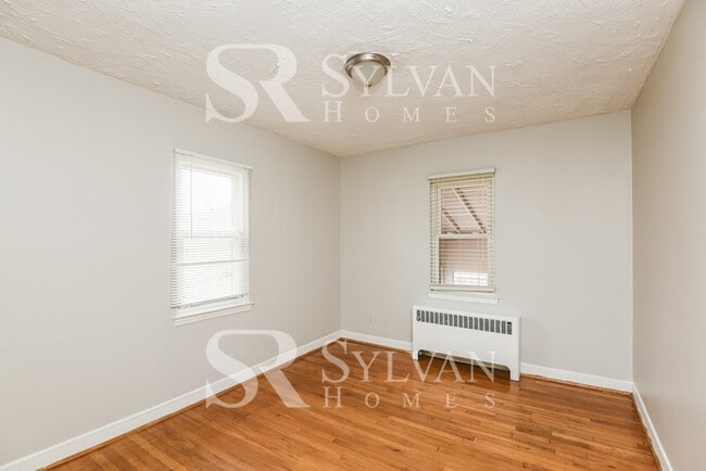 Building Photo - Proper Design. Smartly Priced. Ready for Move-In!