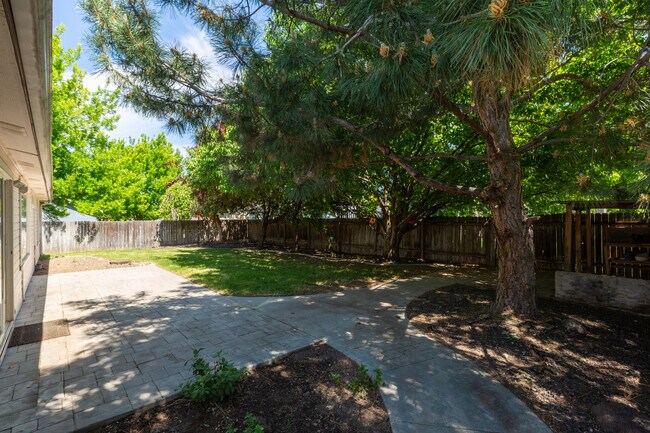Building Photo - 1230 N Cabrillo Ave