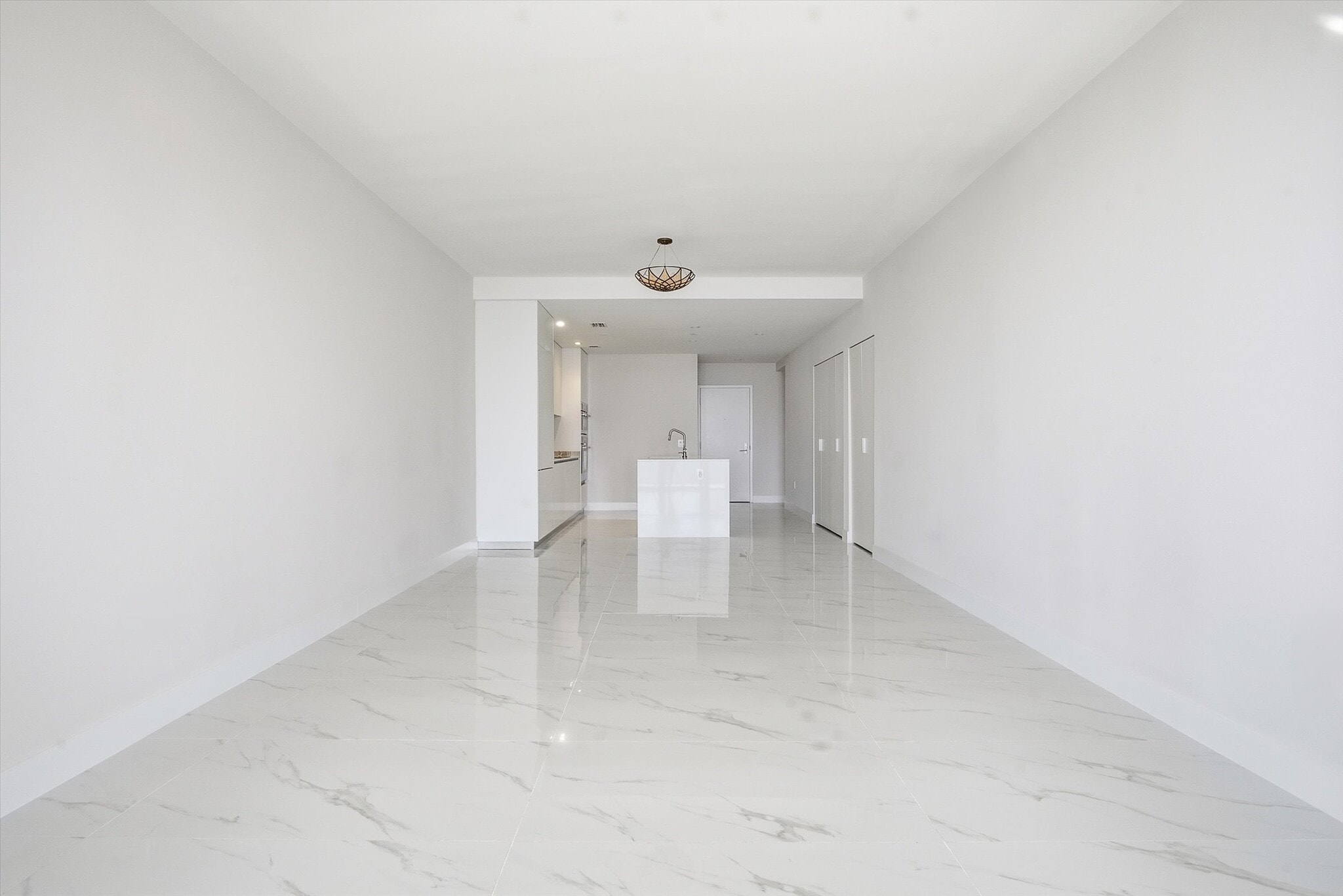 Building Photo - 700 NE 24th St