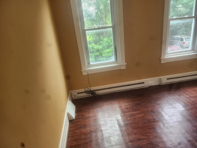 Building Photo - 519 tulpehocken street