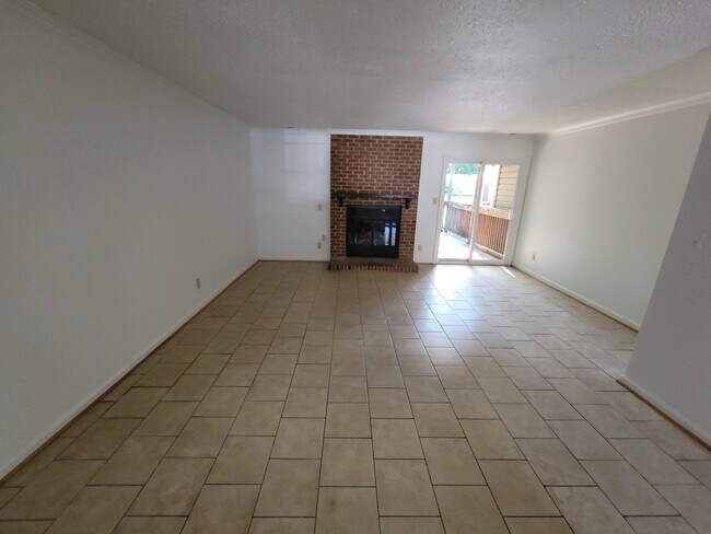 Building Photo - 921 Wildwood Square Ct