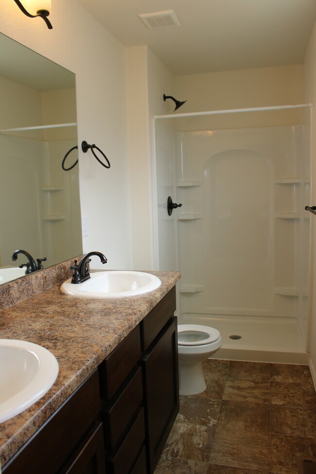 Building Photo - 3 bedroom, 2 bath in Severance!