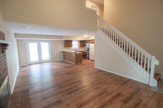 Building Photo - 1902 Mirtle Grove Ct