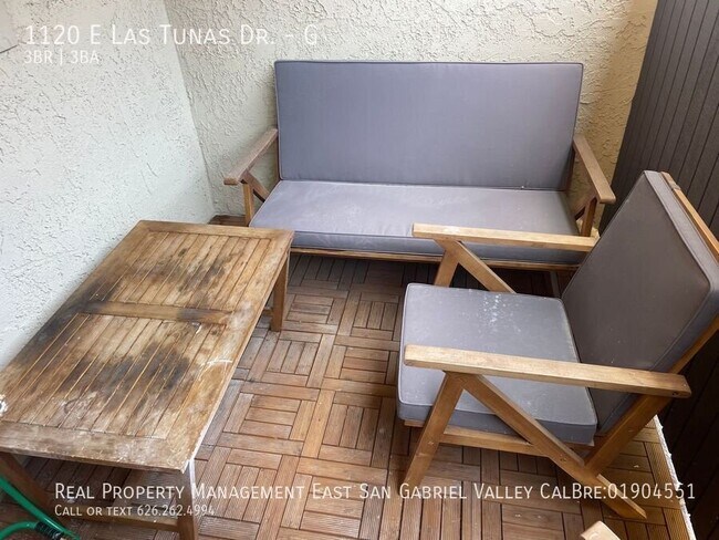 Building Photo - 1120 E Las Tunas Dr