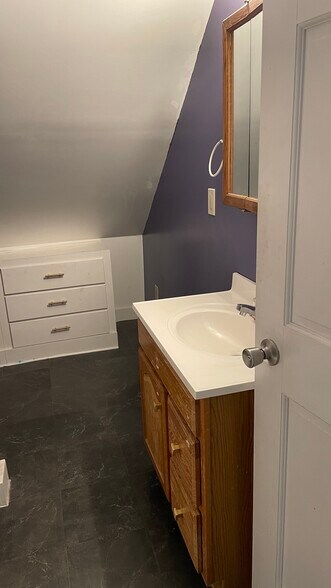 Building Photo - 6 Narragansett St