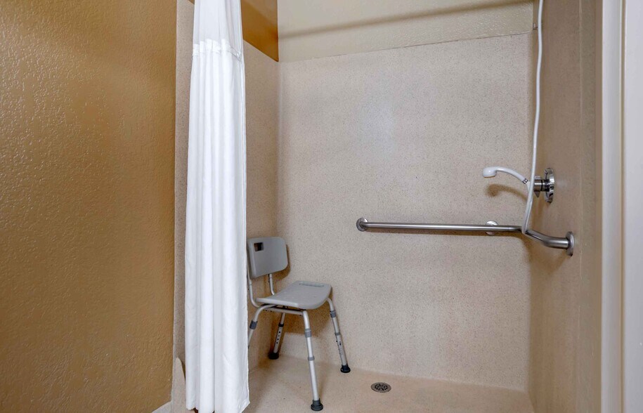 Building Photo - Furnished Studio-Huntsville - U.S. Space a...
