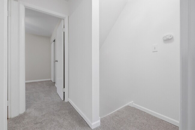 Building Photo - 1746 Sessions Walk