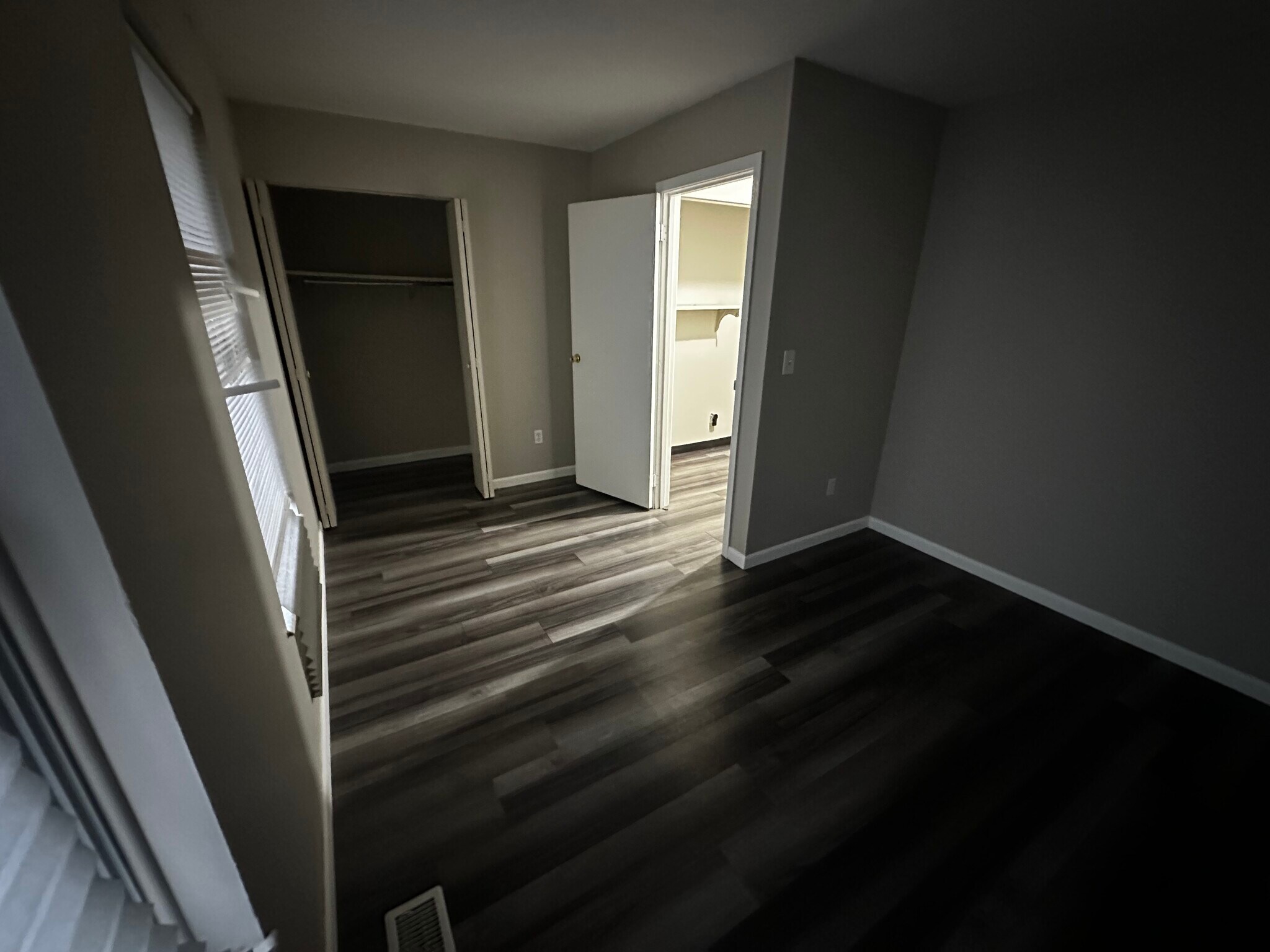 Building Photo - 6846 Emerald Ave