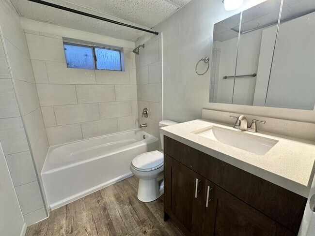 Building Photo - 7488 Silver Cir