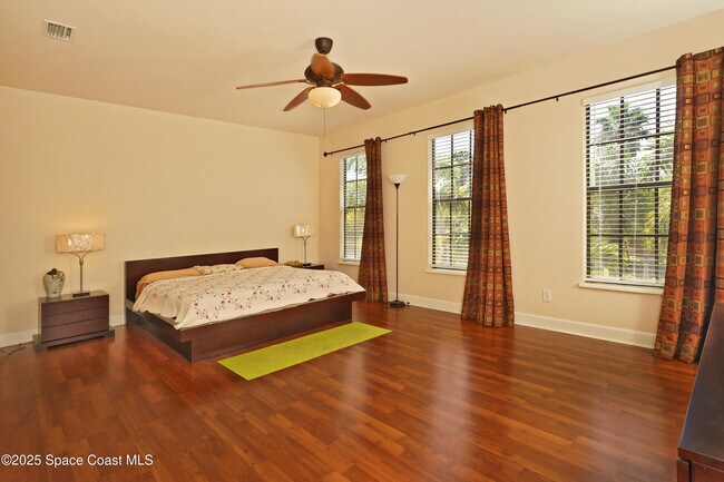 Building Photo - 1185 Talon Way